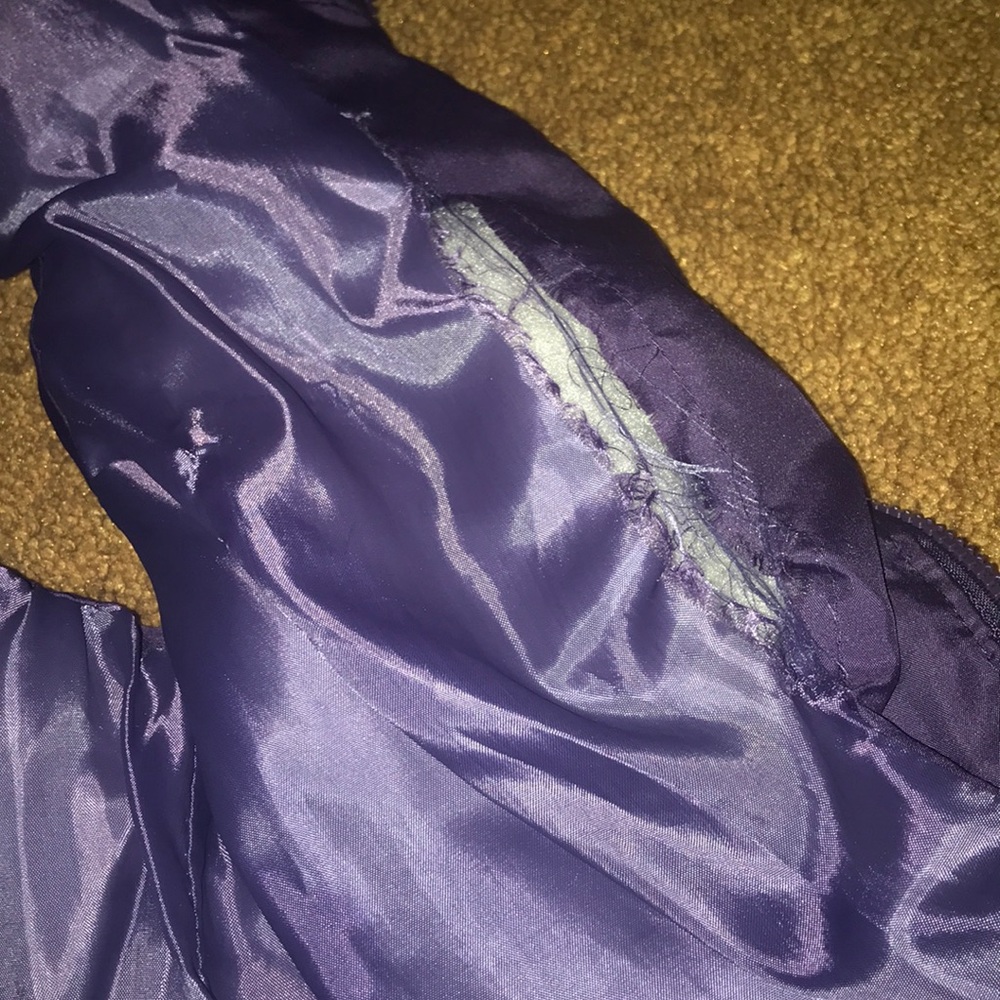 Vest - Picture 3 of 4